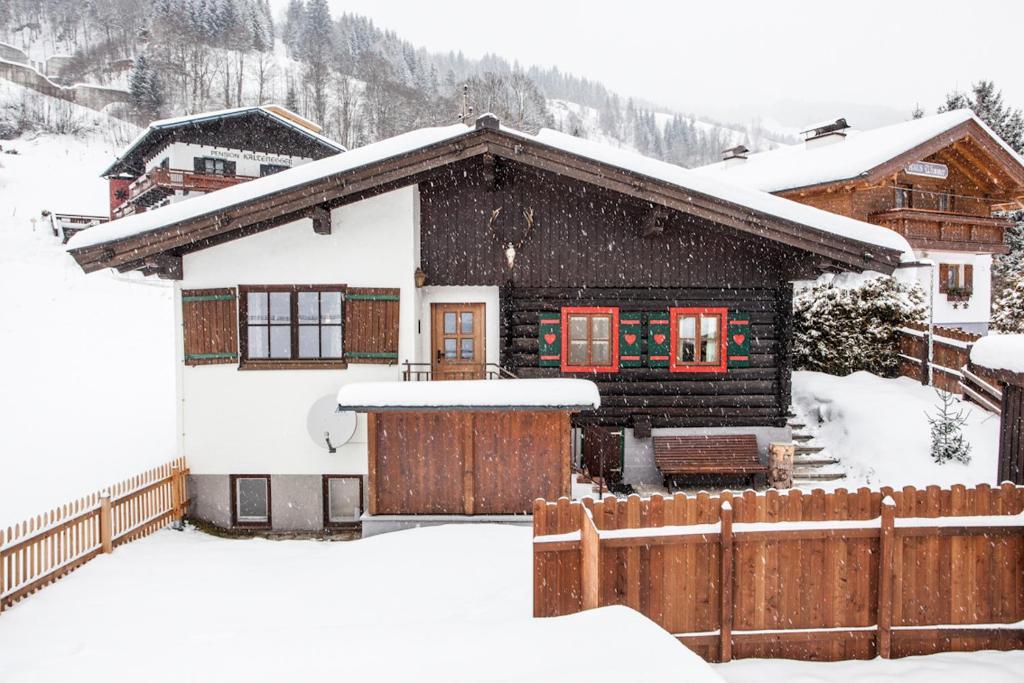Chalet Appartement Alpenherz * Saalbach-Hinterglemm